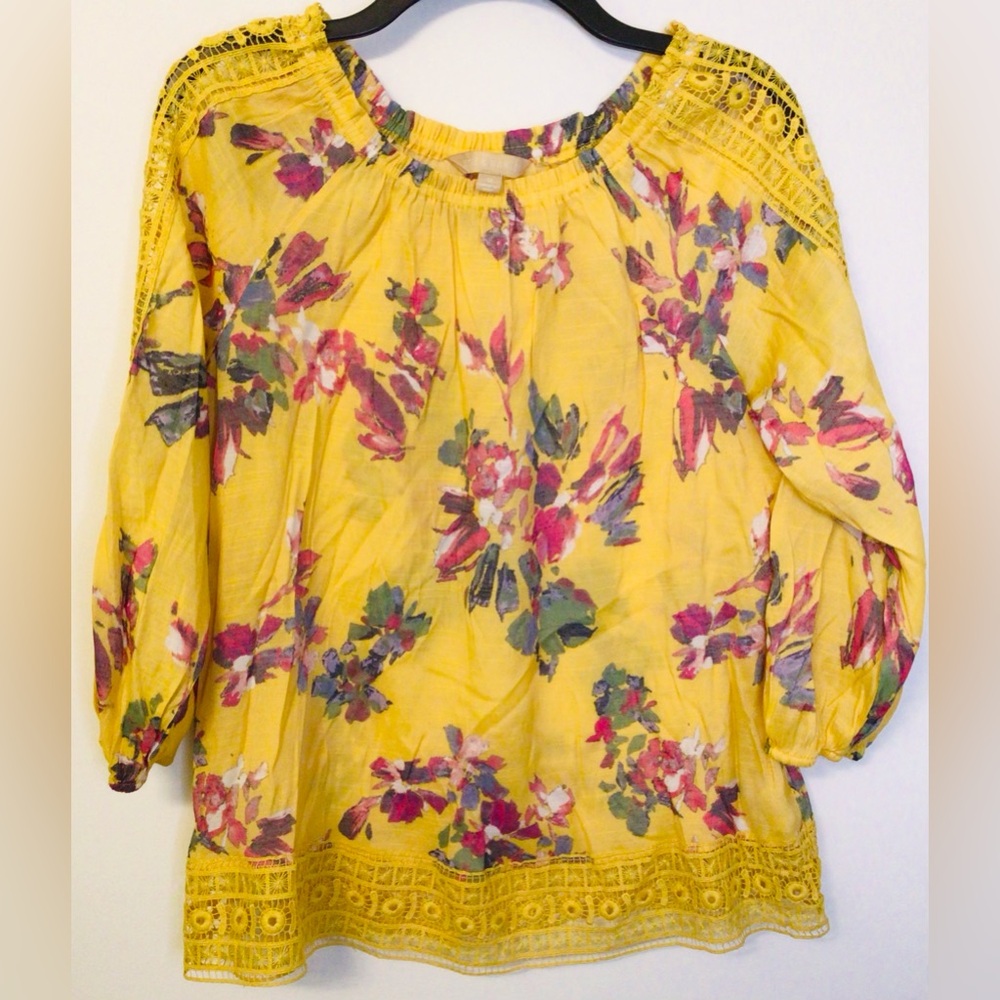 Hope & Harlow yellow floral blouse size medium